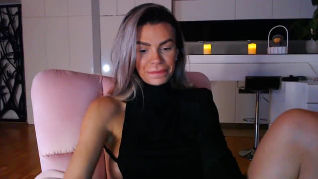 Gallery image thumbnail from D_y_y's myfreecams stream on, 11/19/2023, 05:57 image 12 of 20