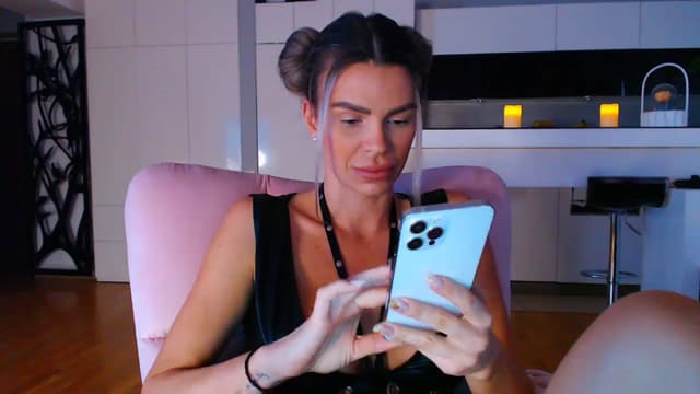 Gallery image thumbnail from D_y_y's myfreecams stream on, 11/21/2023, 06:07 image 13 of 20