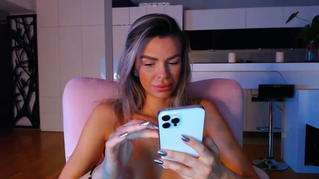 Gallery image thumbnail from D_y_y's myfreecams stream on, 01/07/2024, 06:15 image 13 of 20
