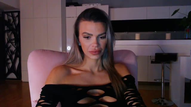 Gallery image thumbnail from D_y_y's myfreecams stream on, 02/04/2024, 06:00 image 15 of 20