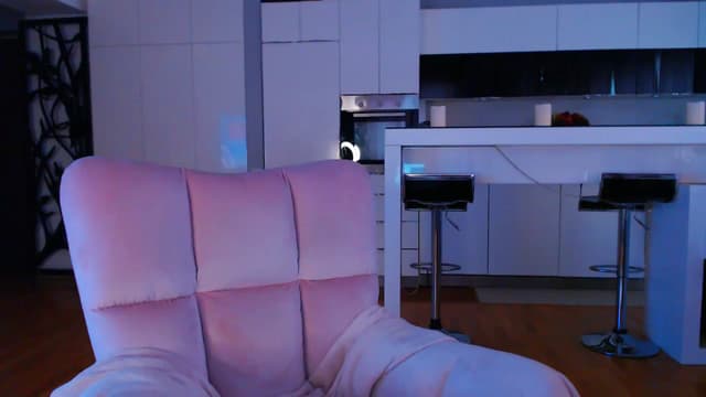 Gallery image thumbnail from D_y_y's myfreecams stream on, 04/25/2024, 05:40 image 14 of 20