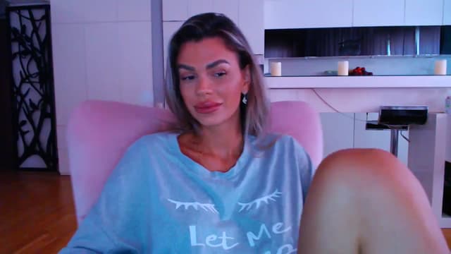 Gallery image thumbnail from D_y_y's myfreecams stream on, 04/26/2024, 05:19 image 7 of 20
