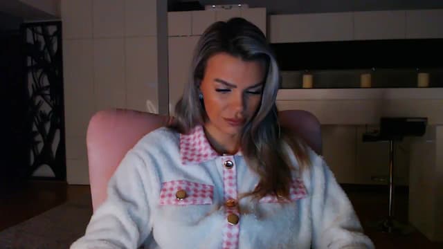 Gallery image thumbnail from D_y_y's myfreecams stream on, 11/22/2024, 05:39 image 10 of 20