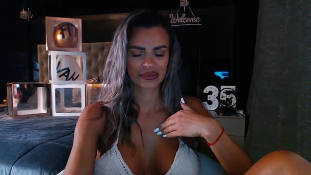 Gallery image thumbnail from D_y_y's myfreecams stream on, 07/13/2025, 04:38 image 18 of 20