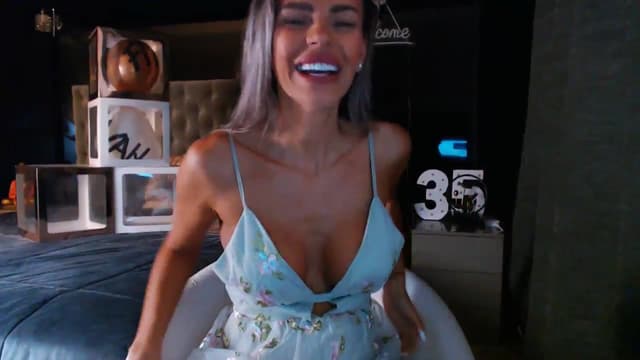 Gallery image thumbnail from D_y_y's myfreecams stream on, 07/17/2025, 05:11 image 15 of 20