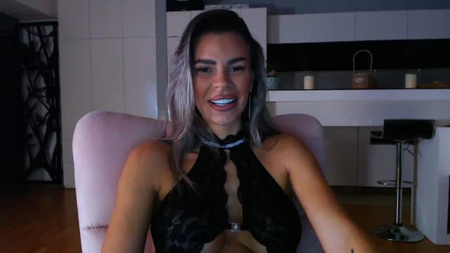 Gallery image thumbnail from D_y_y's myfreecams stream on, 10/04/2025, 04:23 image 17 of 20