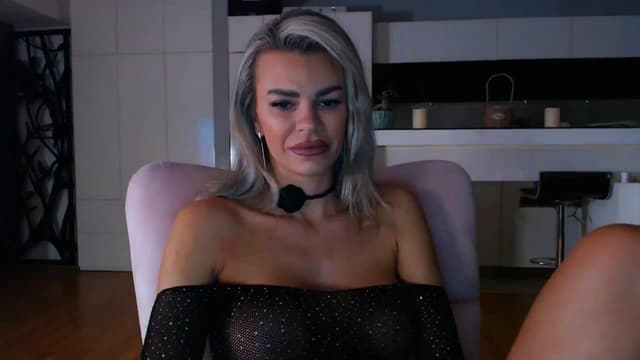 Gallery image thumbnail from D_y_y's myfreecams stream on, 10/20/2025, 05:08 image 2 of 20