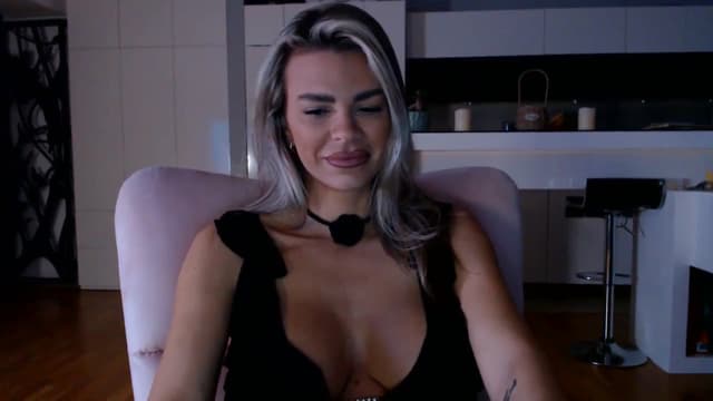 Gallery image thumbnail from D_y_y's myfreecams stream on, 10/30/2025, 04:42 image 15 of 20