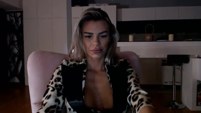 Gallery image thumbnail from D_y_y's myfreecams stream on, 11/08/2025, 05:48 image 9 of 20