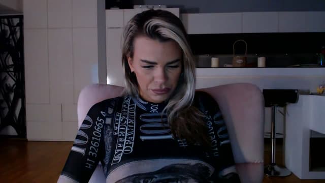 Gallery image thumbnail from D_y_y's myfreecams stream on, 11/19/2025, 05:01 image 11 of 20