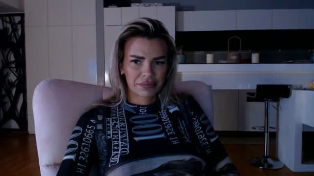 Gallery image thumbnail from D_y_y's myfreecams stream on, 11/19/2025, 05:42 image 12 of 20