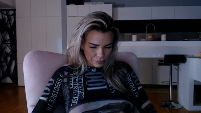 Gallery image thumbnail from D_y_y's myfreecams stream on, 11/19/2025, 05:42 image 15 of 20