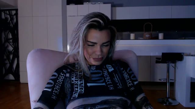 Gallery image thumbnail from D_y_y's myfreecams stream on, 11/19/2025, 05:42 image 18 of 20