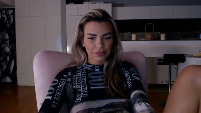 Gallery image thumbnail from D_y_y's myfreecams stream on, 11/19/2025, 05:42 image 9 of 20