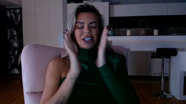 Gallery image thumbnail from D_y_y's myfreecams stream on, 11/24/2025, 05:28 image 14 of 20