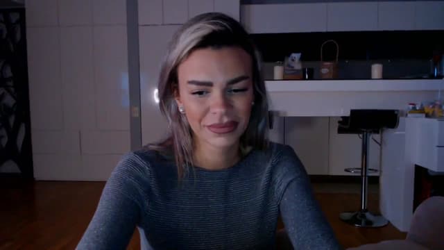 Gallery image thumbnail from D_y_y's myfreecams stream on, 12/17/2025, 06:20 image 14 of 20