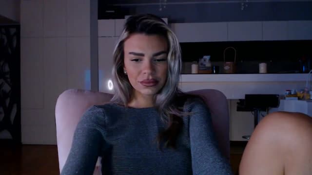Gallery image thumbnail from D_y_y's myfreecams stream on, 12/17/2025, 06:20 image 5 of 20