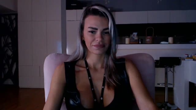 Gallery image thumbnail from D_y_y's myfreecams stream on, 12/22/2025, 05:15 image 13 of 20