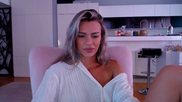 Gallery image thumbnail from D_y_y's myfreecams stream on, 04/28/2026, 05:16 image 18 of 20