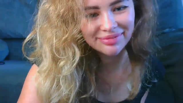 Gallery image thumbnail from Darsi's myfreecams stream on, 12/18/2023, 12:12 image 3 of 20