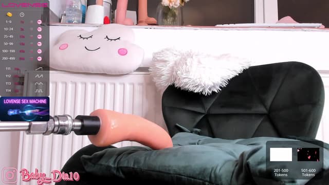 Gallery image thumbnail from Diaaa's myfreecams stream on, 03/14/2023, 21:06 image 18 of 20