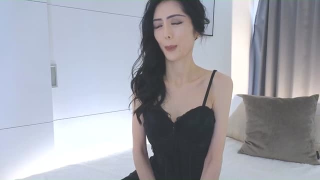 Gallery image thumbnail from Eleah's myfreecams stream on, 11/20/2025, 02:50 image 8 of 20