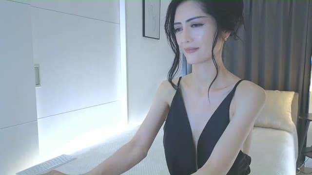 Gallery image thumbnail from Eleah's myfreecams stream on, 11/23/2025, 04:06 image 10 of 20
