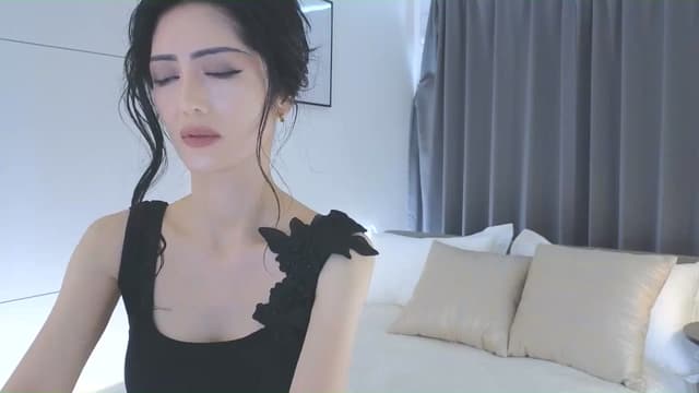 Gallery image thumbnail from Eleah's myfreecams stream on, 12/07/2025, 03:09 image 12 of 20