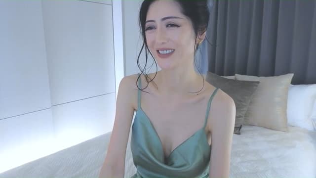 Gallery image thumbnail from Eleah's myfreecams stream on, 01/18/2026, 07:49 image 18 of 20