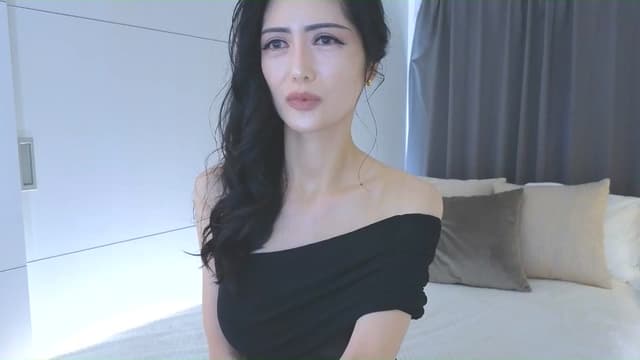 Gallery image thumbnail from Eleah's myfreecams stream on, 03/08/2026, 24:18 image 6 of 20