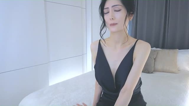 Gallery image thumbnail from Eleah's myfreecams stream on, 04/01/2026, 15:25 image 4 of 20
