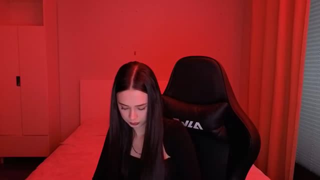 Gallery image thumbnail from Emili's myfreecams stream on, 02/13/2026, 15:16 image 18 of 20