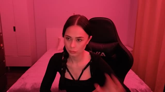 Gallery image thumbnail from Emili's myfreecams stream on, 02/16/2026, 18:04 image 16 of 20