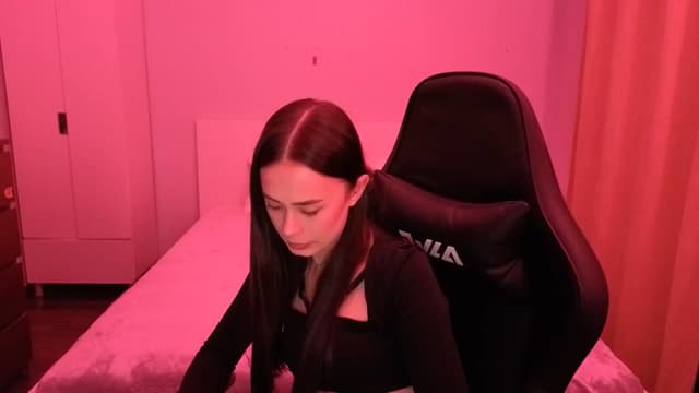 Gallery image thumbnail from Emili's myfreecams stream on, 02/16/2026, 20:50 image 7 of 20