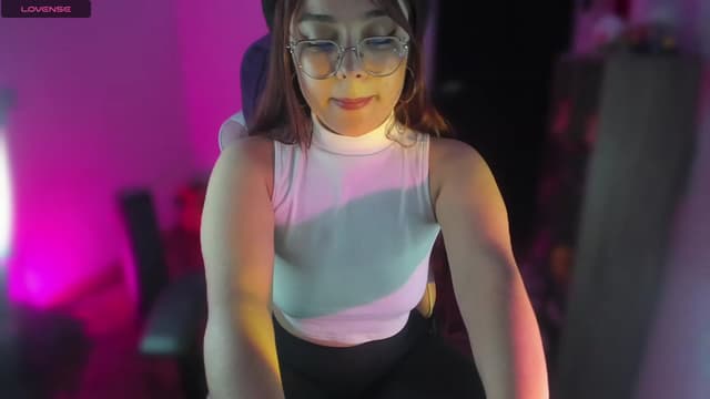 Gallery image thumbnail from Emoon's myfreecams stream on, 09/18/2023, 01:08 image 17 of 20