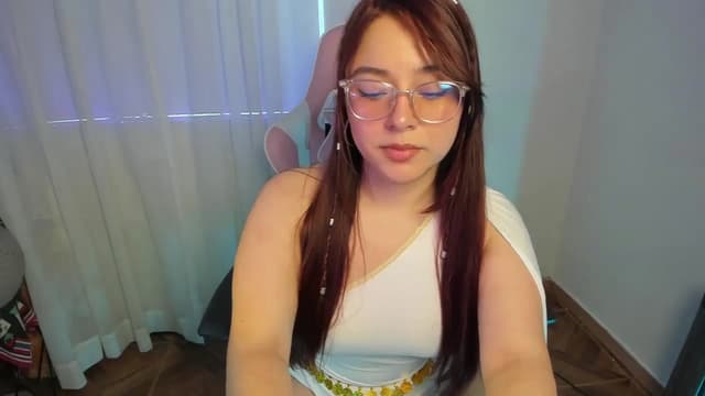 Gallery image thumbnail from Emoon's myfreecams stream on, 10/14/2024, 16:47 image 17 of 20