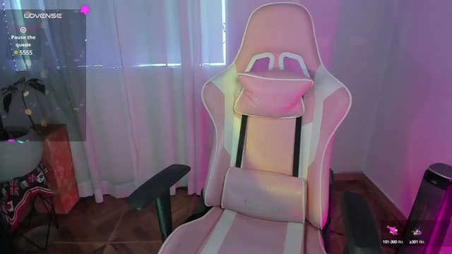 Gallery image thumbnail from Emoon's myfreecams stream on, 05/14/2025, 19:08 image 2 of 20