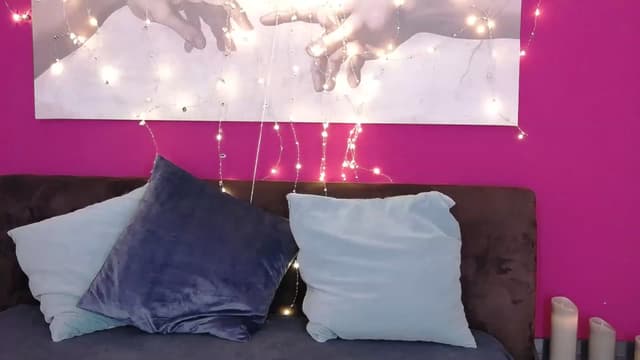 Gallery image thumbnail from Er_in's myfreecams stream on, 11/19/2022, 12:17 image 6 of 20