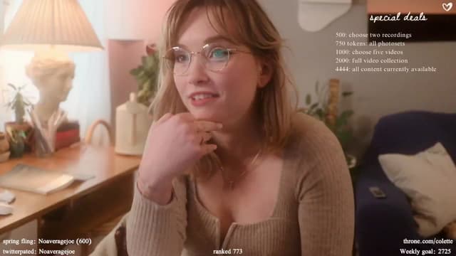 Gallery image thumbnail from Femme's myfreecams stream on, 04/19/2024, 17:40 image 7 of 20