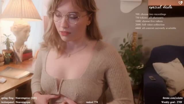 Gallery image thumbnail from Femme's myfreecams stream on, 04/19/2024, 17:40 image 14 of 20