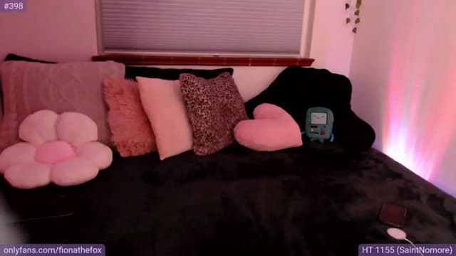 Gallery image thumbnail from Fiona's myfreecams stream on, 04/08/2023, 06:19 image 9 of 20