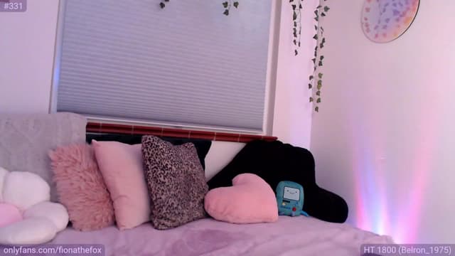 Gallery image thumbnail from Fiona's myfreecams stream on, 05/05/2023, 08:51 image 13 of 20