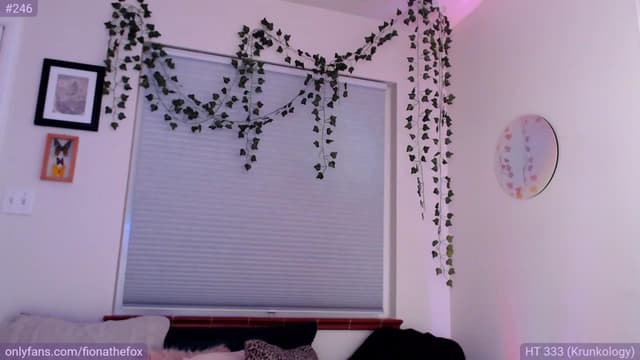 Gallery image thumbnail from Fiona's myfreecams stream on, 05/13/2023, 06:12 image 8 of 20