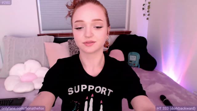 Gallery image thumbnail from Fiona's myfreecams stream on, 05/21/2023, 07:34 image 3 of 20