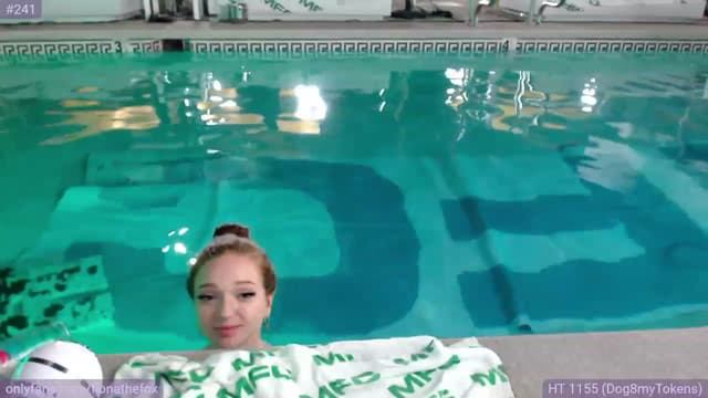 Gallery image thumbnail from Fiona's myfreecams stream on, 05/25/2023, 09:37 image 17 of 20