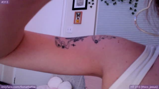 Gallery image thumbnail from Fiona's myfreecams stream on, 05/30/2023, 09:52 image 4 of 20