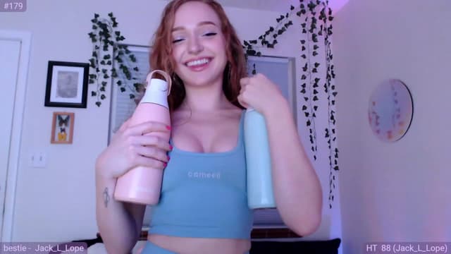 Gallery image thumbnail from Fiona's myfreecams stream on, 08/18/2023, 07:23 image 9 of 20