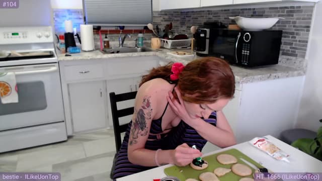 Gallery image thumbnail from Fiona's myfreecams stream on, 10/18/2023, 06:59 image 2 of 20