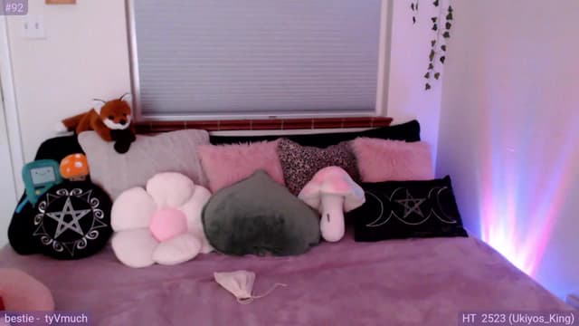 Gallery image thumbnail from Fiona's myfreecams stream on, 10/19/2023, 07:21 image 20 of 20