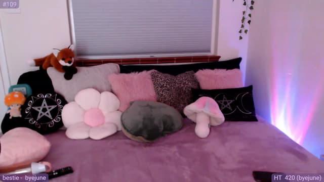 Gallery image thumbnail from Fiona's myfreecams stream on, 10/25/2023, 08:46 image 17 of 20